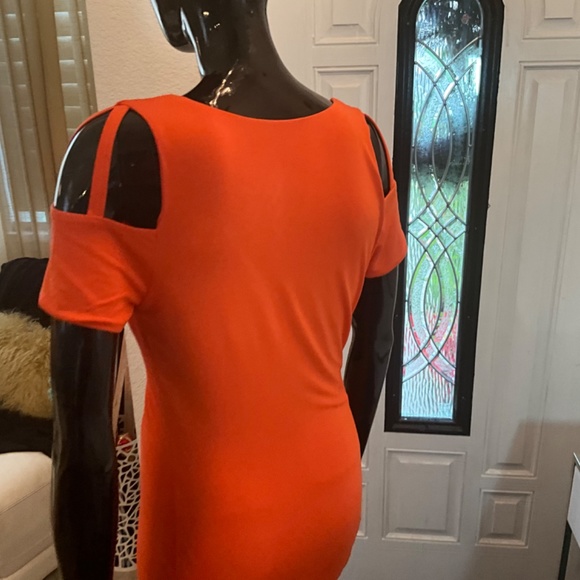 NWT BEBE KNIT SHOULDER ASYMMETRICAL FITTED MIDI DRESS M - Picture 6 of 10